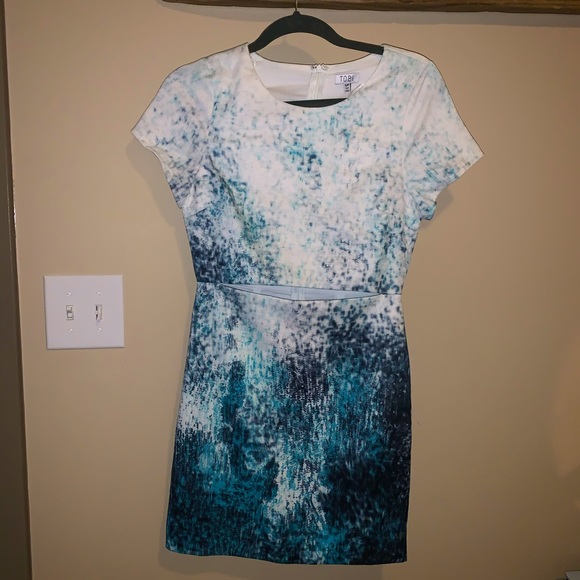 Tobi open interpretation dress - Picture 4 of 5